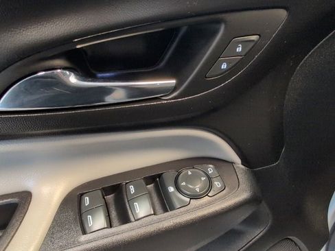 Used 2022 Chevrolet Equinox LT image 11