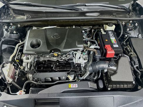 Used 2018 Toyota Camry SE w/ Convenience Package FWD image 31
