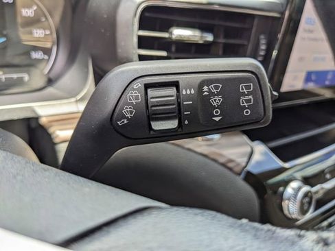 Used 2021 Ford Explorer Limited AWD/4WD image 29