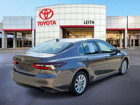 Used 2024 Toyota Camry LE image 5