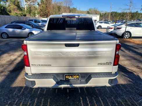 Used 2020 Chevrolet Silverado 1500 High Country w/ Technology Package image 7