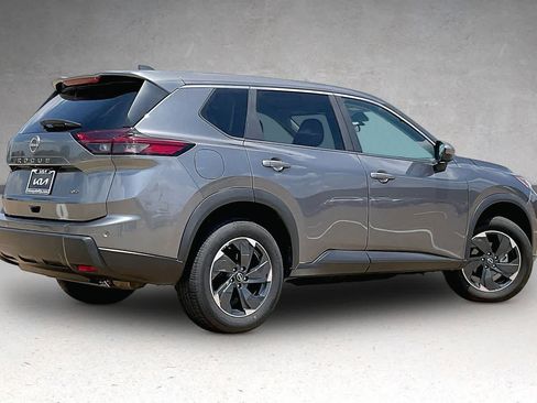 Used 2025 Nissan Rogue SV AWD/4WD image 21