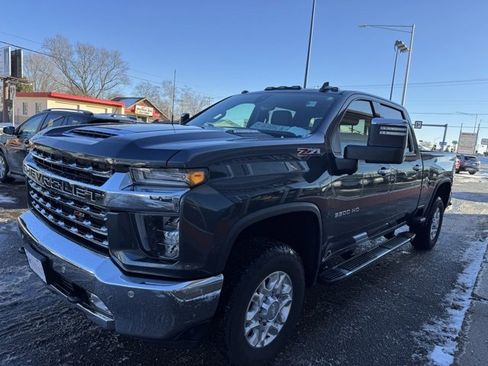 Used 2020 Chevrolet Silverado 3500 LTZ w/ LTZ Plus Package image 3
