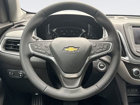 Used 2023 Chevrolet Equinox LT w/ Driver Convenience Package AWD/4WD image 12