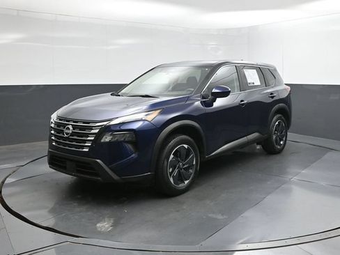 Used 2024 Nissan Rogue SV AWD/4WD image 34