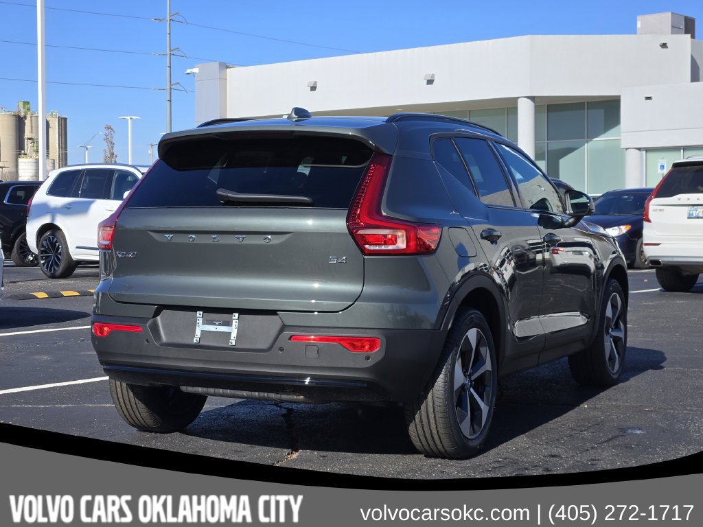Used 2026 Volvo XC40 B4 Core w/ Protection Package Premier FWD image 5