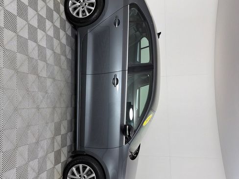 Used 2014 Volkswagen Jetta SE FWD image 4