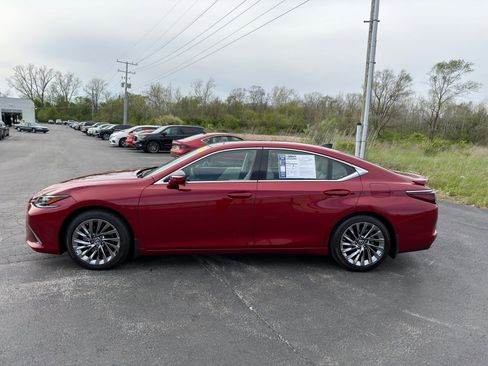 Used 2025 Lexus ES 350 Ultra Luxury image 3