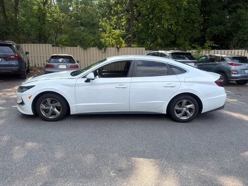 Used 2021 Hyundai Sonata SE FWD image 2