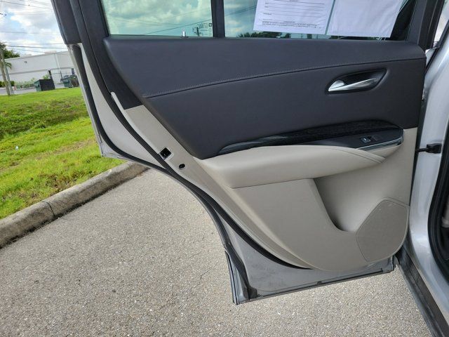 Used 2022 Cadillac XT4 Premium Luxury w/ Technology Package FWD image 15