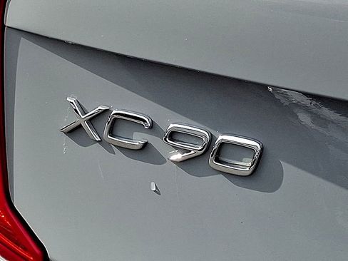 Used 2025 Volvo XC90 B5 Plus w/ Protection Package Premier image 25
