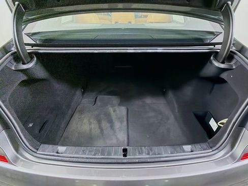 Used 2019 BMW 750i xDrive w/ Executive Package image 28