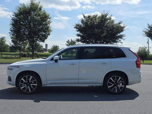 Used 2021 Volvo XC90 T6 Momentum w/ Advanced Package AWD/4WD image 4