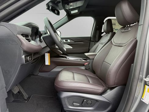 New 2026 Ford Explorer Platinum RWD image 9