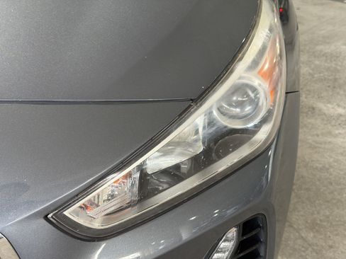 Used 2018 Hyundai Elantra GT FWD image 9