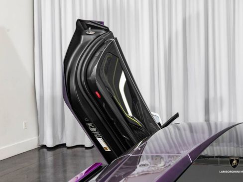 Used 2020 Lamborghini Sian Coupe image 49