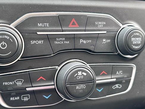 Used 2021 Dodge Charger SXT w/ Driver Convenience Group image 22