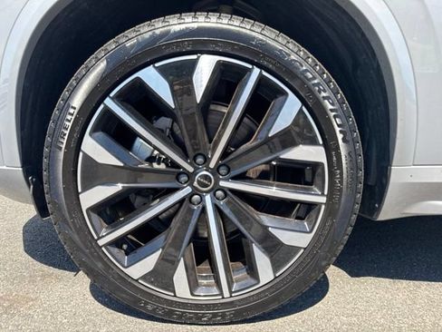 Certified 2025 Volvo XC90 B6 Plus AWD/4WD image 9