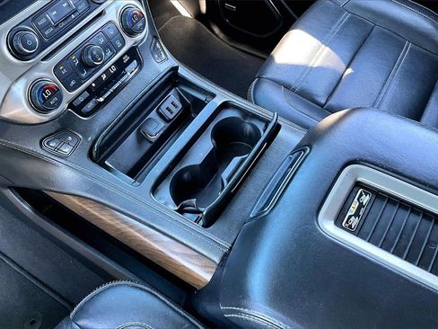 Used 2020 GMC Yukon XL Denali image 17