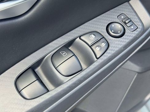 Used 2025 Nissan Sentra SV image 16