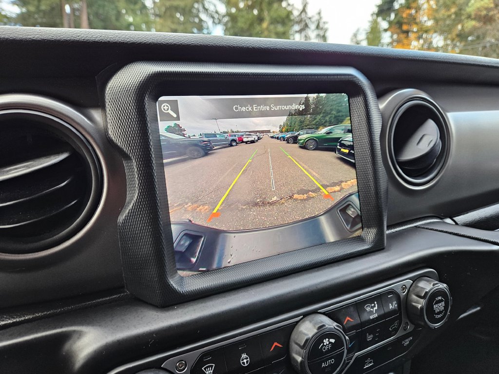Used 2021 Jeep Gladiator Sport AWD/4WD image 32
