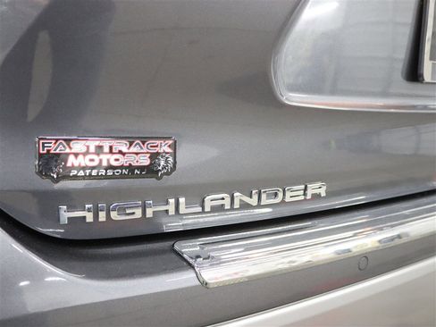 Used 2022 Toyota Highlander Platinum AWD/4WD image 9