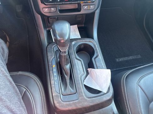 Used 2022 GMC Canyon Denali image 23