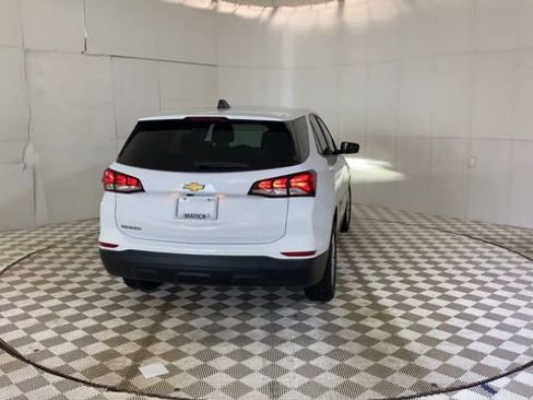 Used 2023 Chevrolet Equinox LS w/ LS Convenience Package FWD image 2