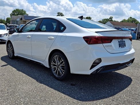 Used 2023 Kia Forte GT-Line w/ GT-Line Premium Package FWD image 3