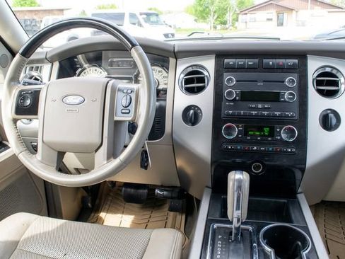 Used 2011 Ford Expedition EL Limited image 28