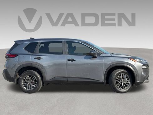Used 2023 Nissan Rogue S AWD/4WD image 18