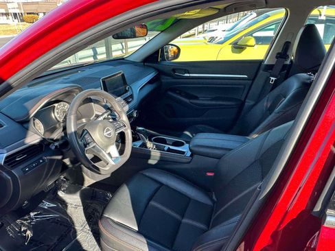 Used 2025 Nissan Altima 2.5 SR image 14