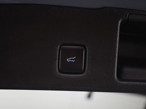 Used 2023 Ford Escape SE image 16