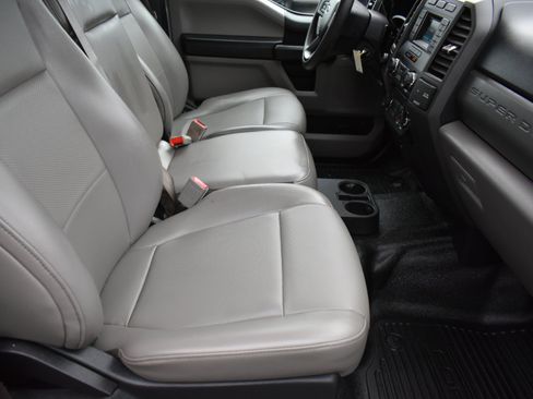 Used 2018 Ford F250 XL w/ Power Equipment Group image 31