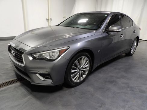 Used 2018 INFINITI Q50 Luxe w/ Essential Package (3.0T Luxe) AWD/4WD image 3