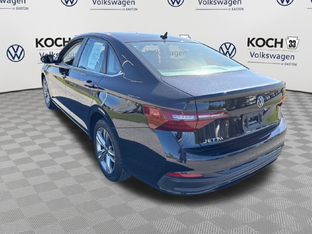Used 2024 Volkswagen Jetta SE FWD image 6