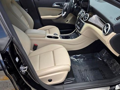 Used 2018 Mercedes-Benz CLA 250 image 19