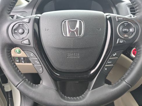 Used 2018 Honda Pilot Touring image 22
