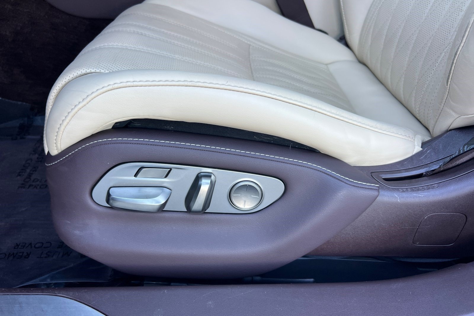Used 2020 Lexus LS 500h w/ Luxury Package RWD image 14
