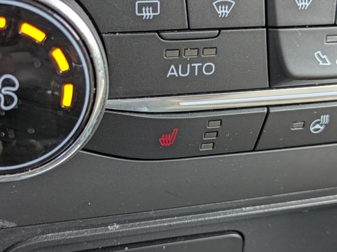 Used 2019 Ford EcoSport Titanium FWD image 22