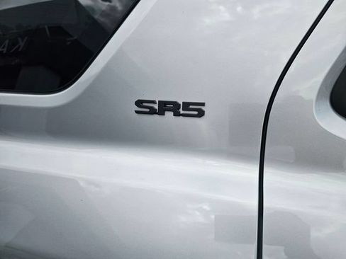 Used 2025 Toyota 4Runner SR5 AWD/4WD image 12