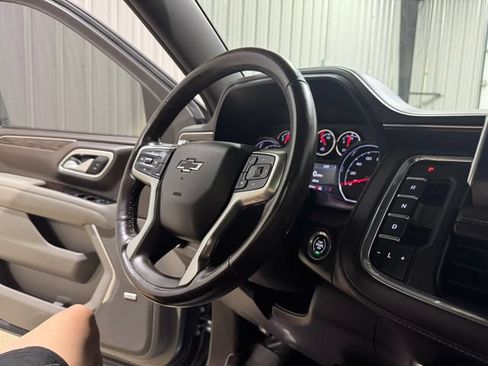 Used 2021 Chevrolet Suburban Z71 AWD/4WD image 13