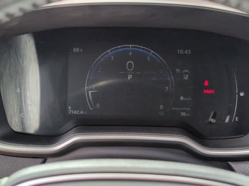 Used 2023 Toyota Corolla Cross XLE w/ Convenience Package FWD image 13