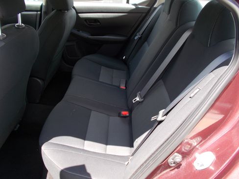 Used 2024 Nissan Sentra SV FWD image 10