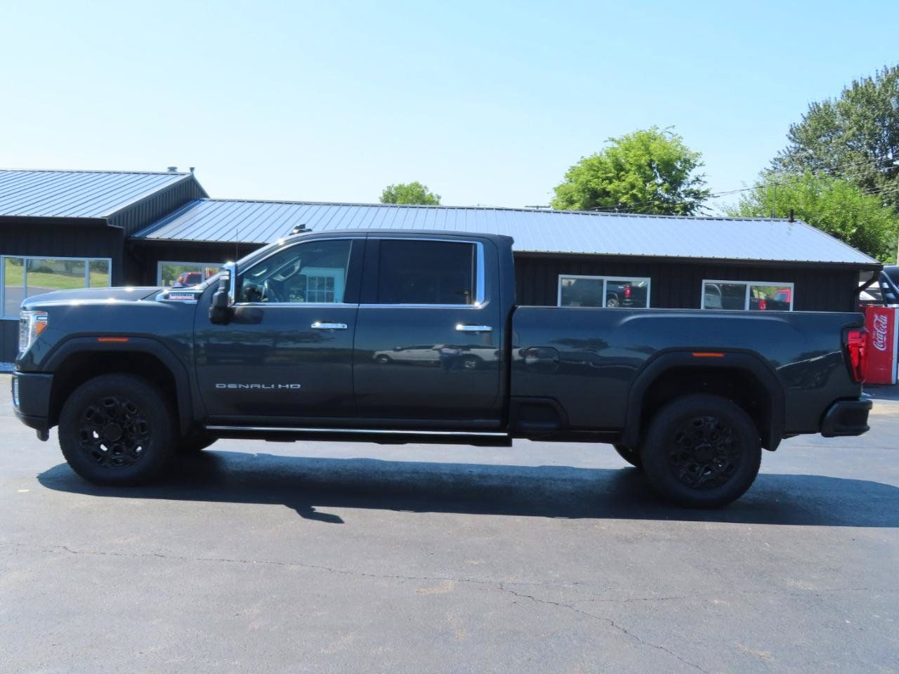 Used 2021 GMC Sierra 3500 Denali w/ Denali Ultimate Package AWD/4WD image 3