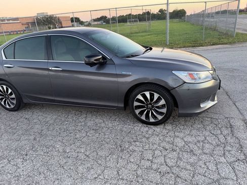 Used 2015 Honda Accord Touring image 4
