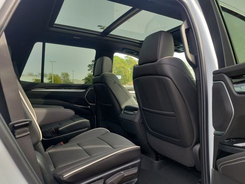 New 2026 Cadillac Escalade Luxury image 29