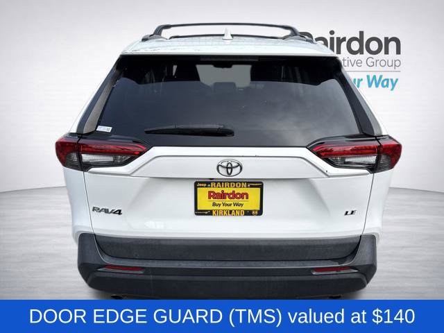 Used 2021 Toyota RAV4 LE FWD image 4