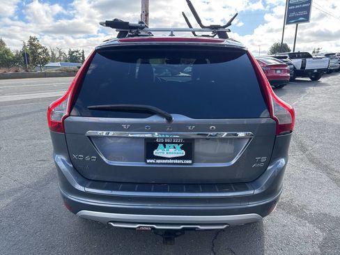 Used 2017 Volvo XC60 T5 Dynamic w/ Preferred Option Package image 4
