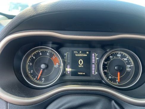 Used 2017 Jeep Cherokee Latitude w/ Cold Weather Group image 4